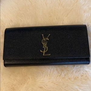 KATE CLUTCH IN GRAIN DE POUDRE EMBOSSED LEATHER